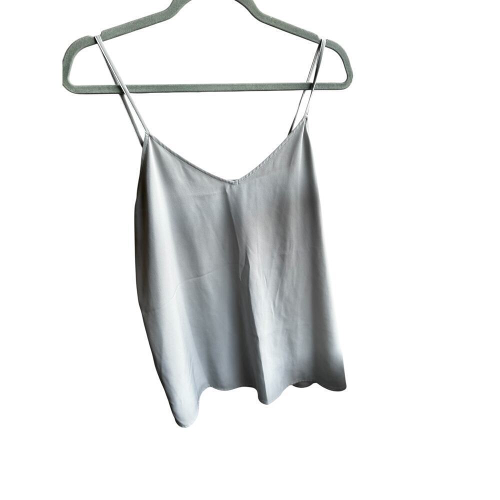 UNIQLO Camisole in Light Gray Size Medium